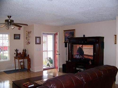 4th image of 9422 Shields Dr