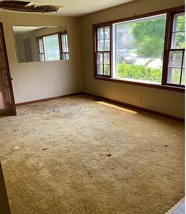 3rd image of 10219 Coburg Lands Dr