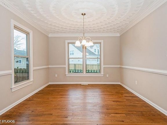 3rd image of 1001 Picadilly Ct