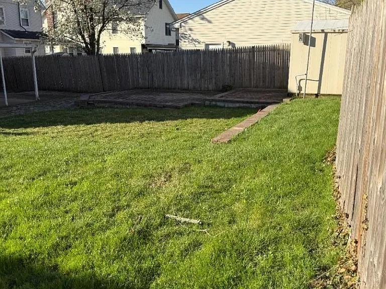518 Downer St — Photo 36