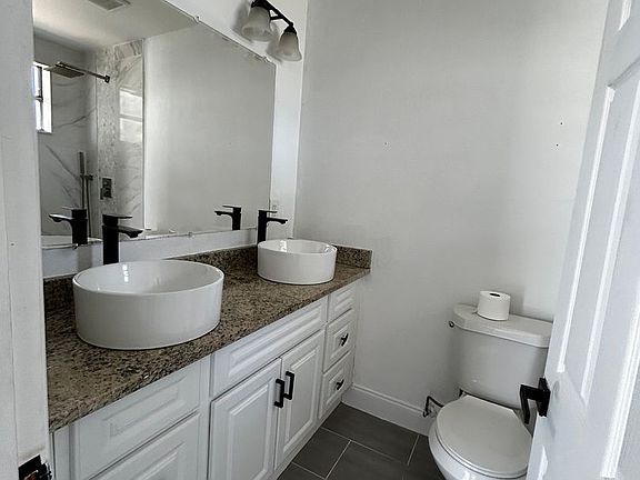 4th image of 1216 E Parker St #A