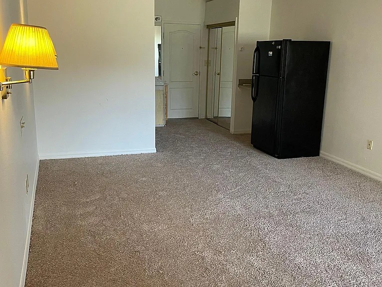 2180 Country Club Dr #218 — Photo 4