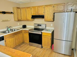 596 Newhall St #2L, Hamden, CT 06517