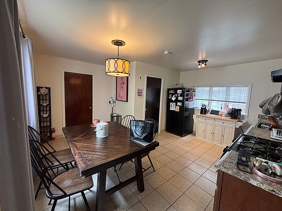 4th image of 752 Prospect Ave #1