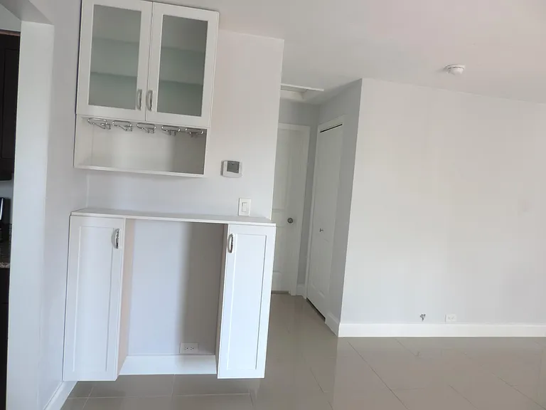 915 SE 22nd Ave — Photo 10