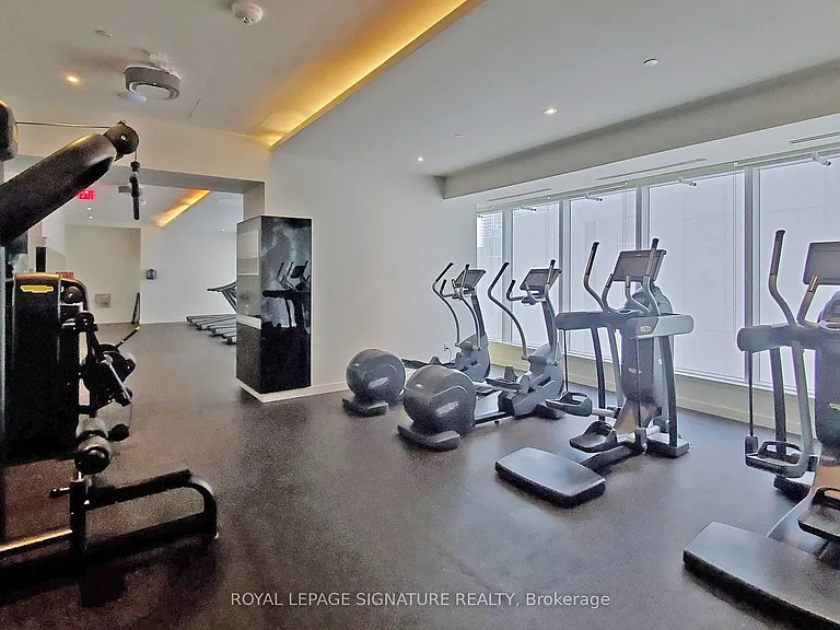 197 Yonge St #4409 — Photo 25