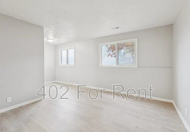 8005 S 48th Ave #2 — Photo 6