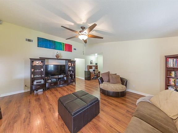 5th image of 2307 Mimosa Ct
