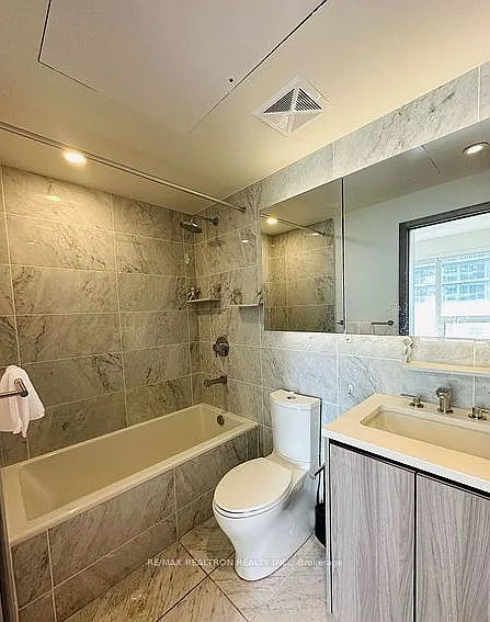 85 McMahon Dr W #3005 — Photo 4
