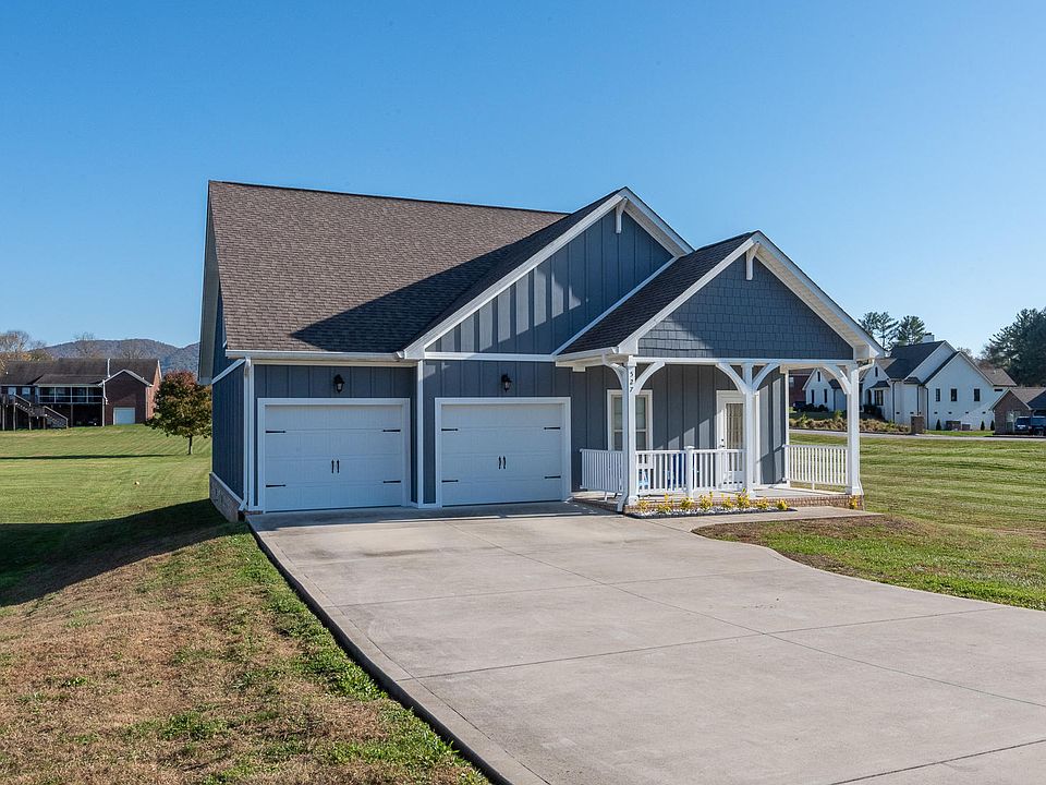1st image of 527 Golden Rose Dr