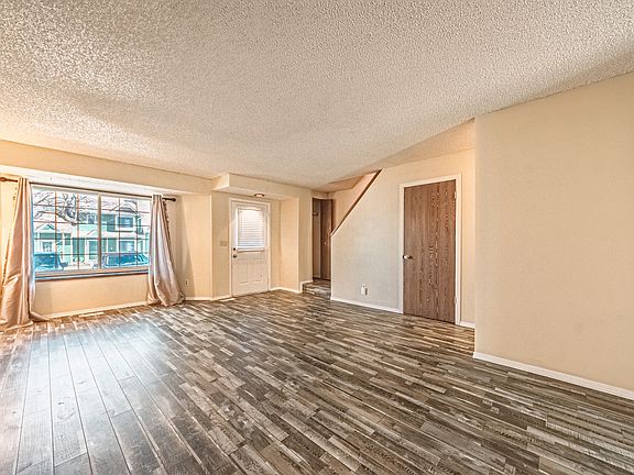 4th image of 3914 Berkley Ct