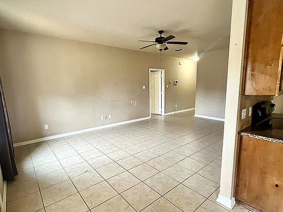 4th image of 1005 Leach St