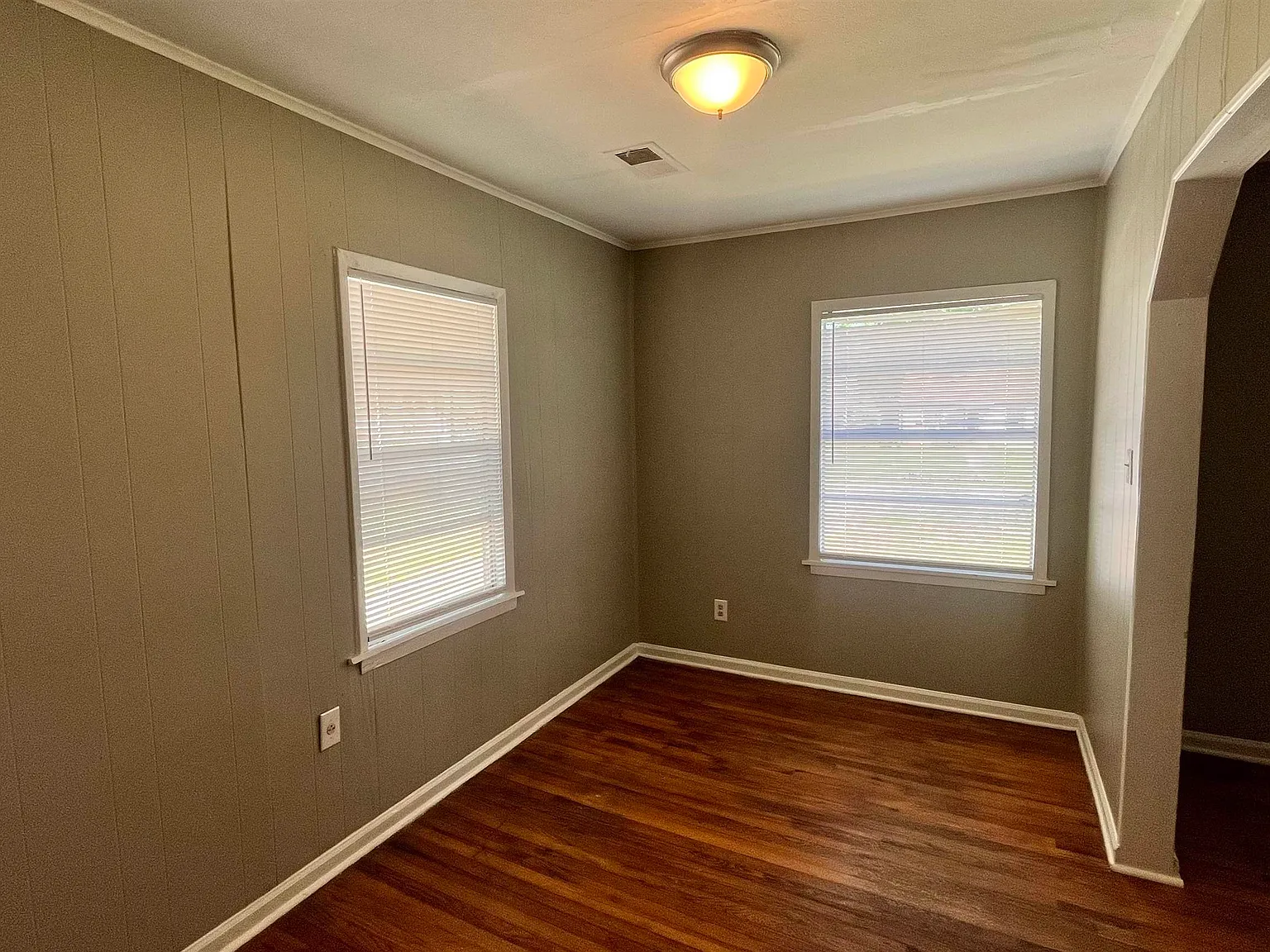 3 bed, 1.0 bath, 1365 sqft, $1,095 — Photo 4