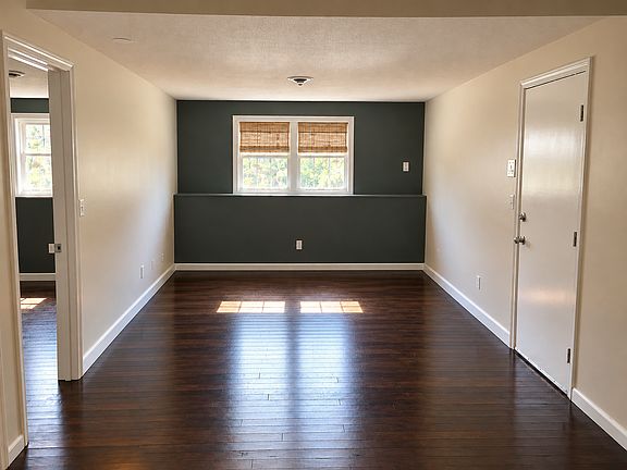 4th image of 1710 N Main St APT 5