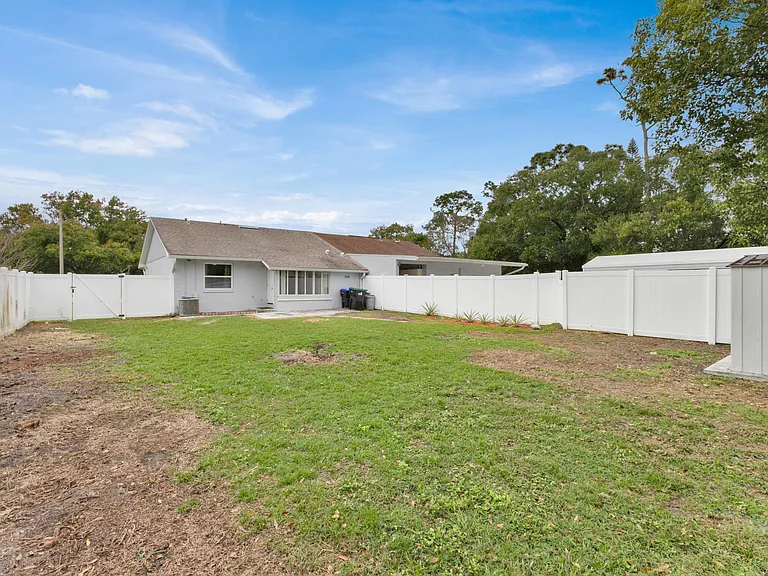 1434 Ravida Cir — Photo 22