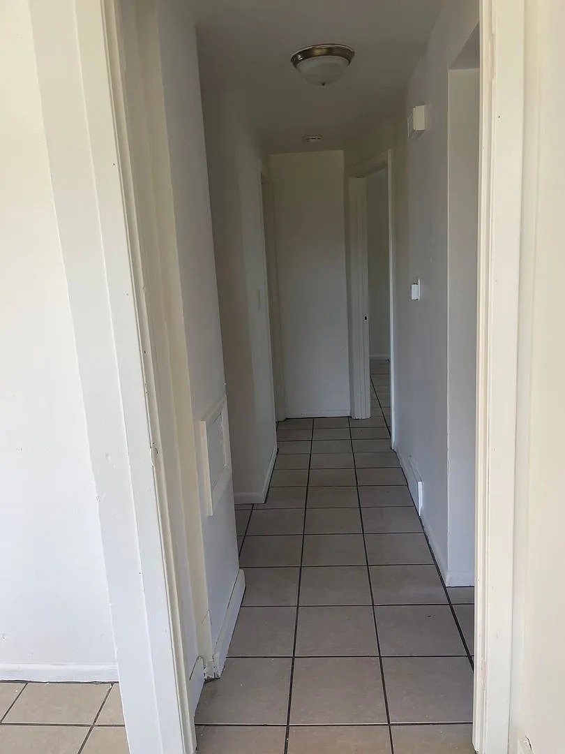 6520-6522 W Carmen Ave. (Duplex) — Photo 4