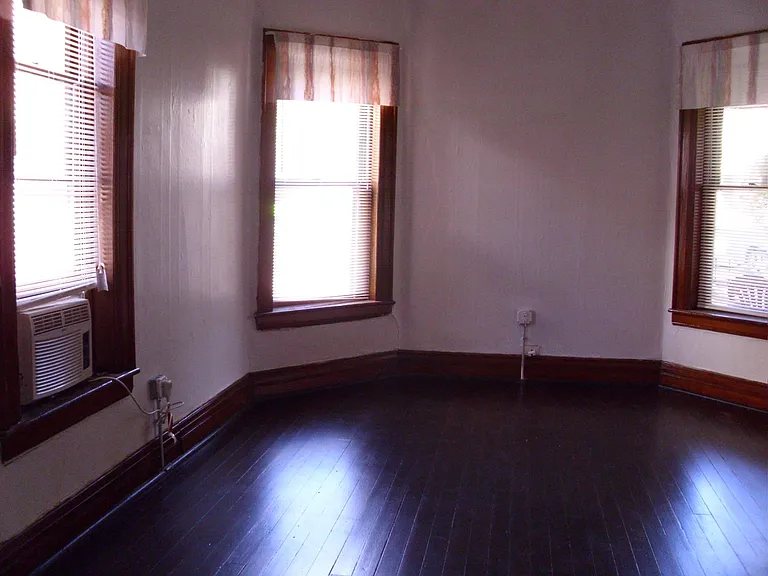 820 Macon Ave — Photo 8