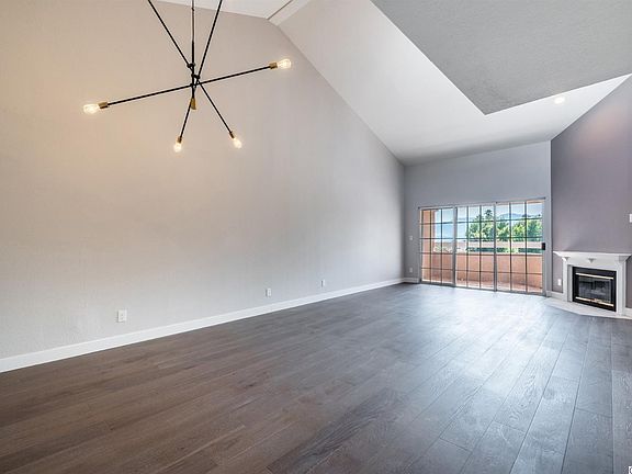 4th image of 435 E Valencia Ave APT 303