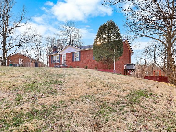 4th image of 1802 Warren Dr