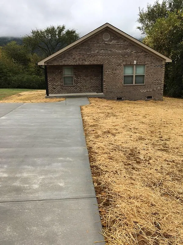3 bed, 1350 sqft, $1,500 — Photo 2