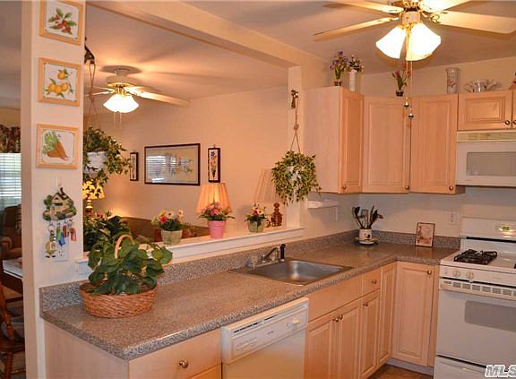 5th image of 311 Cambridge Ct #311