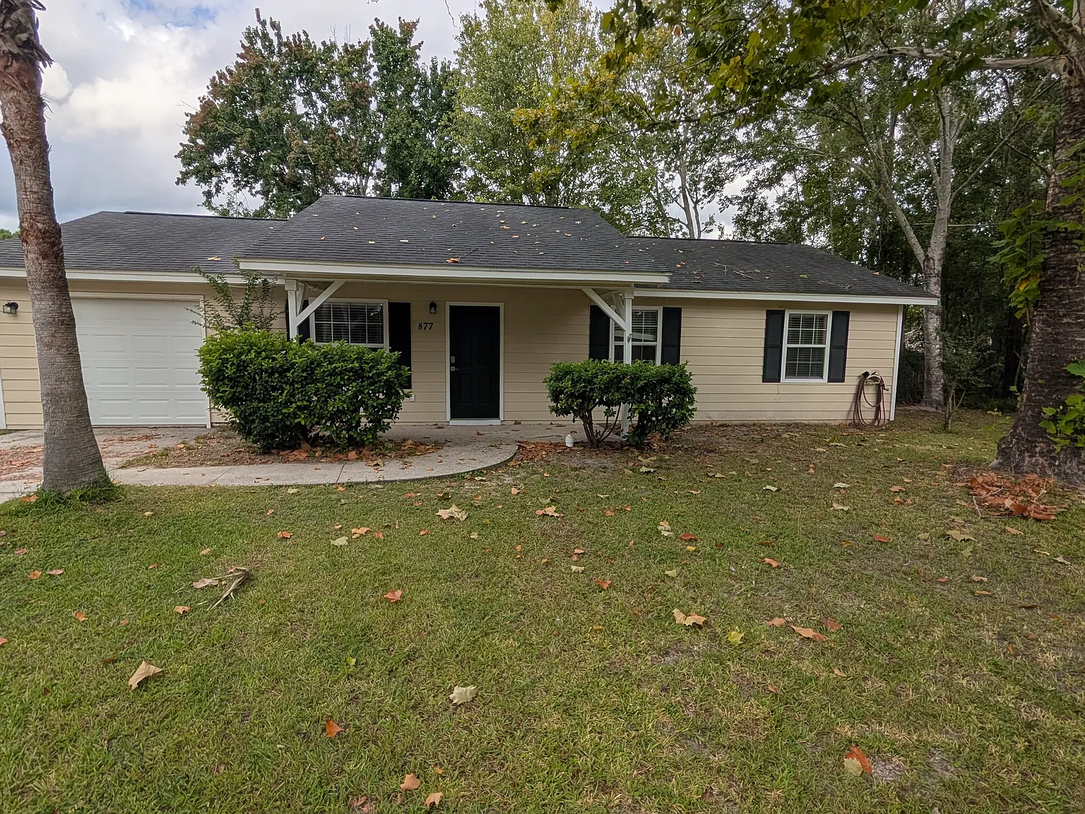 3 bed, 1000 sqft, $1,400 — Photo 1