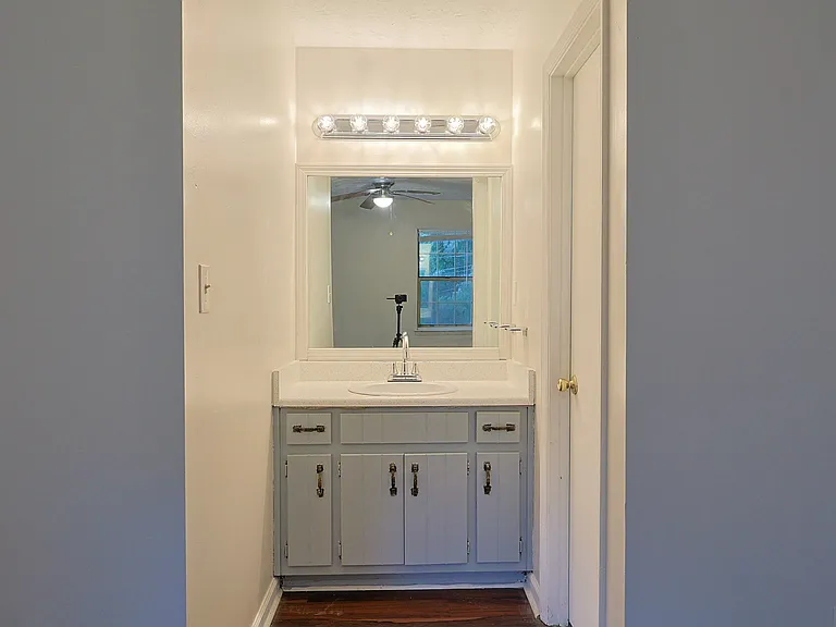 2nd bedroom bathroom