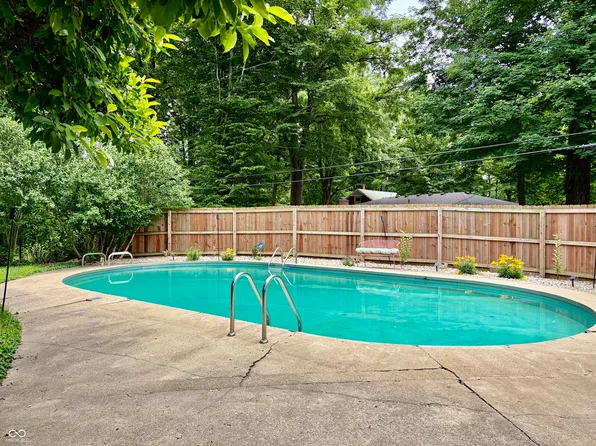 8901 Black Hawk Ln, Indianapolis, IN 46234