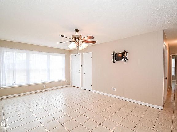 3rd image of 1248 Mimosa Dr