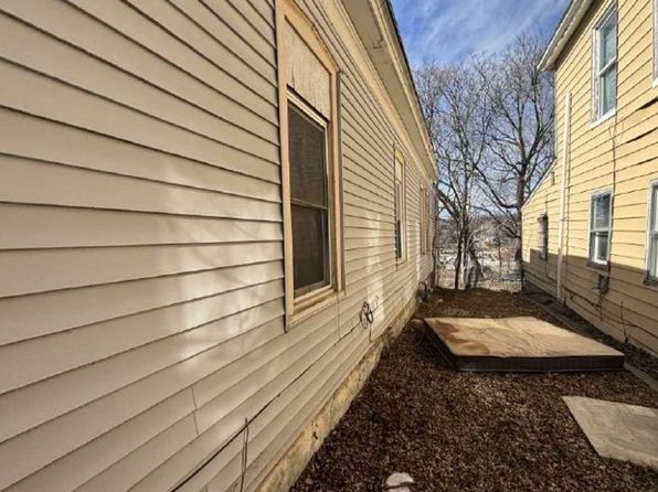 1018 N 5th St, Saint Joseph, MO 64501