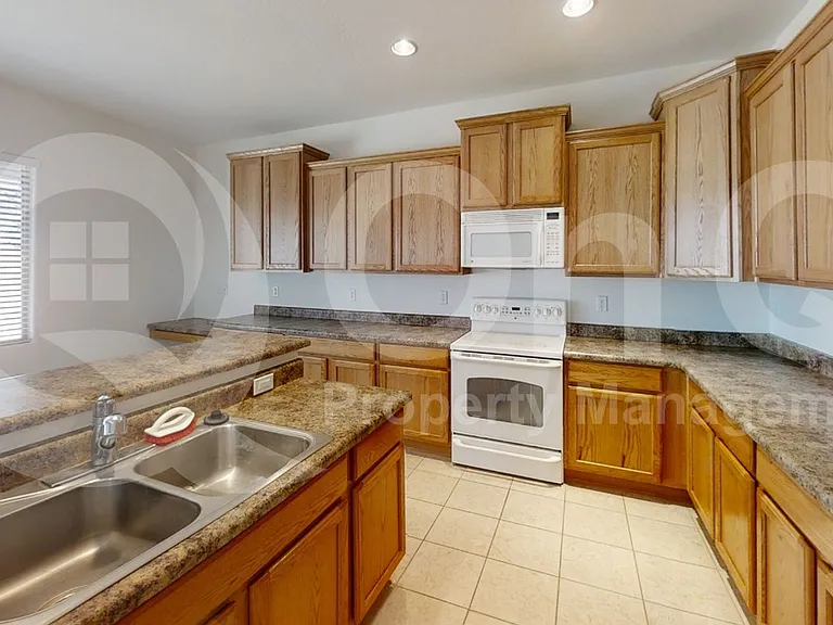 27372 N 90th Ln — Photo 3
