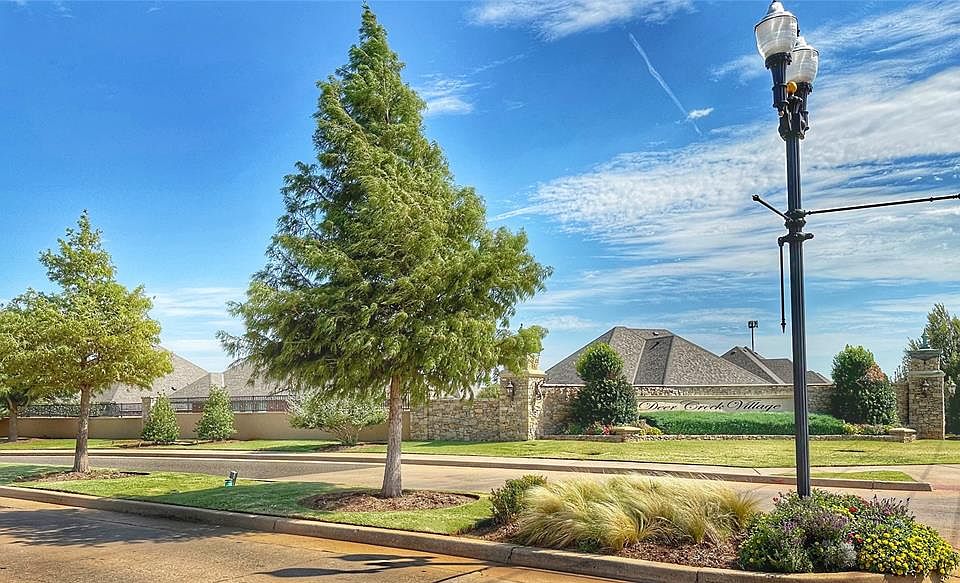 2nd image of 15444 Bonita Ln