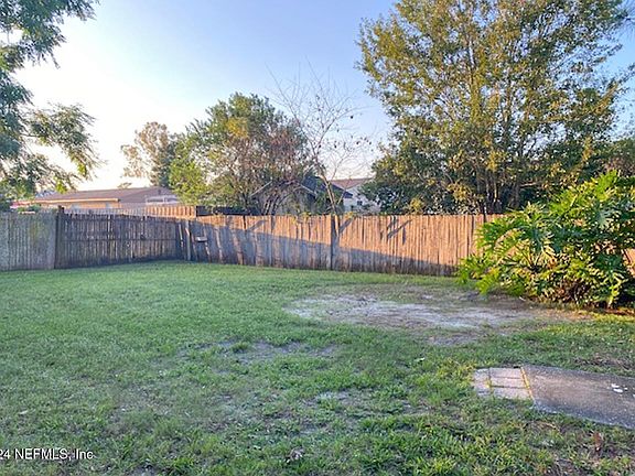 3rd image of 10931 BLYTH Court S