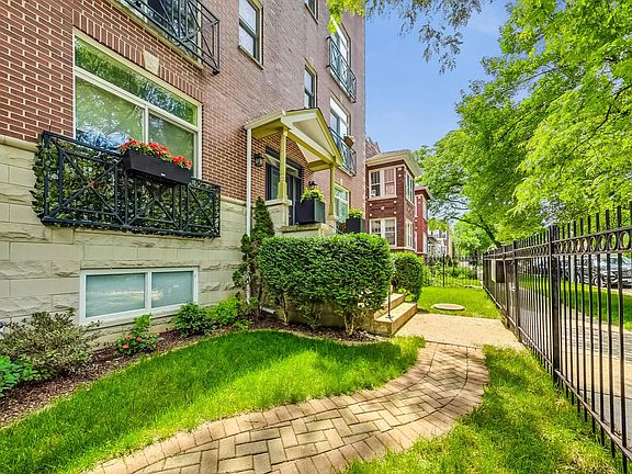 4th image of 4319 N Mozart St APT 3S