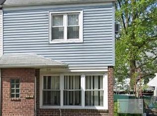 5042 206th St, Oakland Gardens, NY 11364