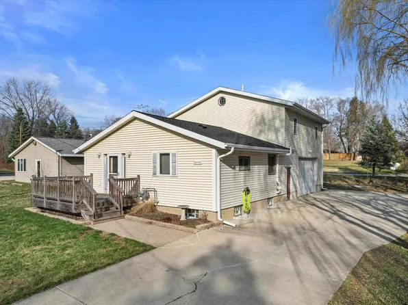 10990 North Hillside Road, Edgerton, WI 53534