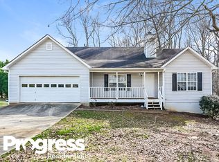 215 Corleys Dr, Locust Grove, GA 30248