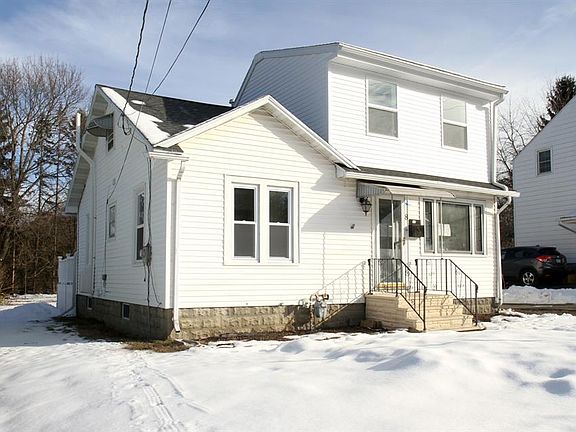 3rd image of 8 Lois Ave