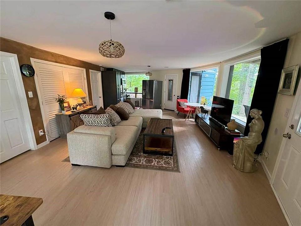 1st image of 532 Embry Ln
