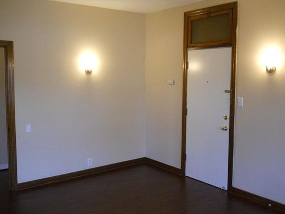 4th image of 249 N Euclid Ave #215