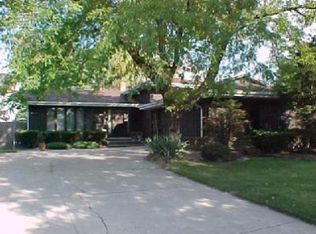 9129 Idlewild Ave, Highland, IN 46322