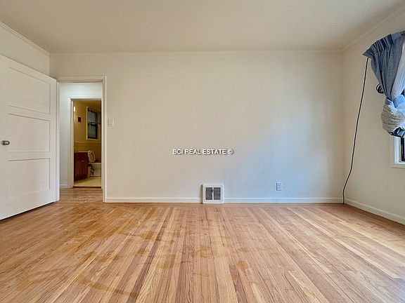 2nd image of 2386 38th Ave