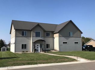 662 Lake Forest Cir, Detroit Lakes, MN 56501