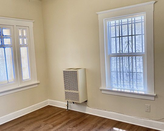 3rd image of 701 W Gage Ave #703