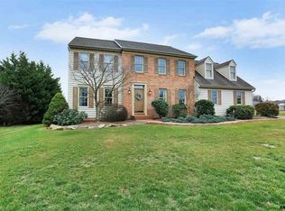 312 Dew Drop Rd, York, PA 17402