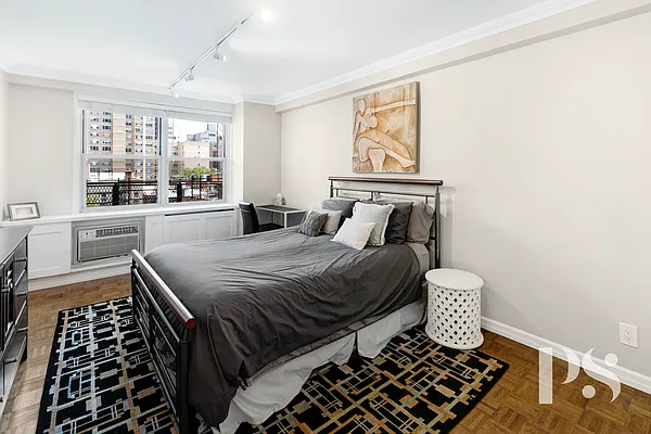 Sold by Compass | media 5