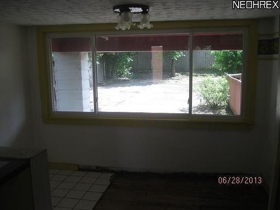 5th image of 2119 Portman Ave