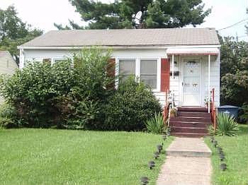 1st image of 32 Clover Ave NE