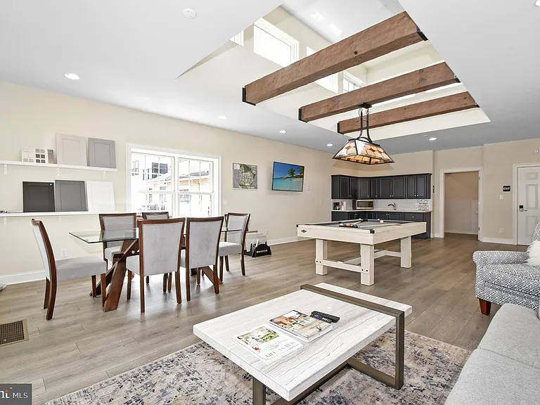 121 High Pointe Dr #38 — Photo 24