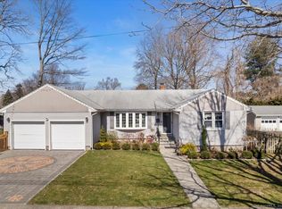 80 Nightingale Dr, Stratford, CT 06614